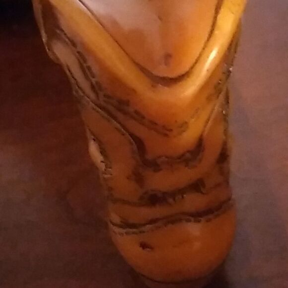 Boot Candle  - Picture 5 of 6